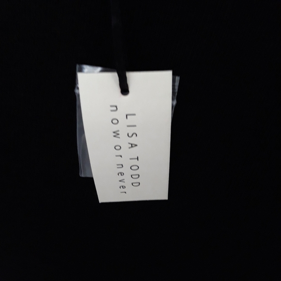 Lisa Todd Tank 100% Linen Scoop Neck 1X  Black Comfy Asymmetrical Hem NEW - Picture 11 of 15